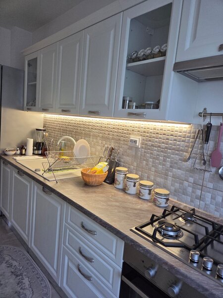 Drumul Taberei, ap. cu 2 camere, doua locuri de parcare.Bd Valea Lunga